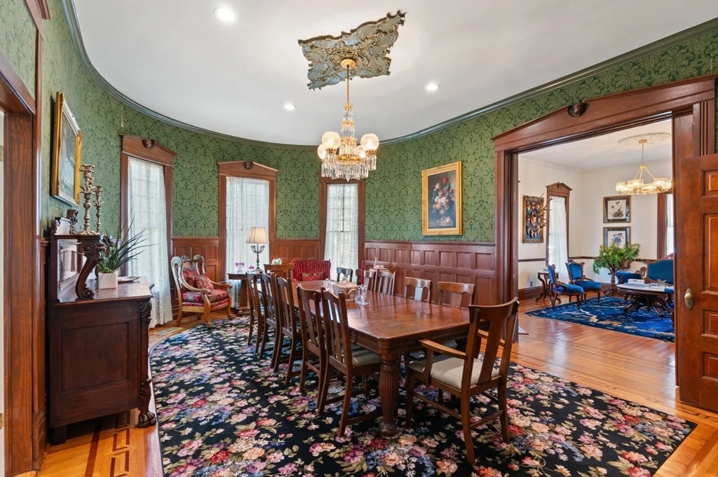 Hoa hậu Việt vừa mua biệt thự hơn 36 tỷ: Khuôn viên lên đến 7.600m2, cận cảnh nội thất bên trong mới gây choáng- Ảnh 9. Hoa hậu Việt vừa mua biệt thự hơn 36 tỷ: Khuôn viên lên đến 7.600m2, cận cảnh nội thất bên trong mới gây choáng- Ảnh 9.