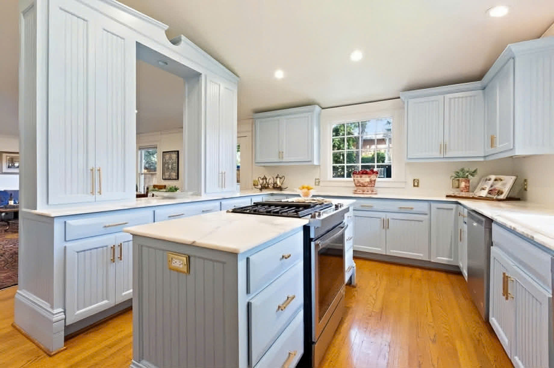 Hoa hậu Việt vừa mua biệt thự hơn 36 tỷ: Khuôn viên lên đến 7.600m2, cận cảnh nội thất bên trong mới gây choáng- Ảnh 7. Hoa hậu Việt vừa mua biệt thự hơn 36 tỷ: Khuôn viên lên đến 7.600m2, cận cảnh nội thất bên trong mới gây choáng- Ảnh 7.