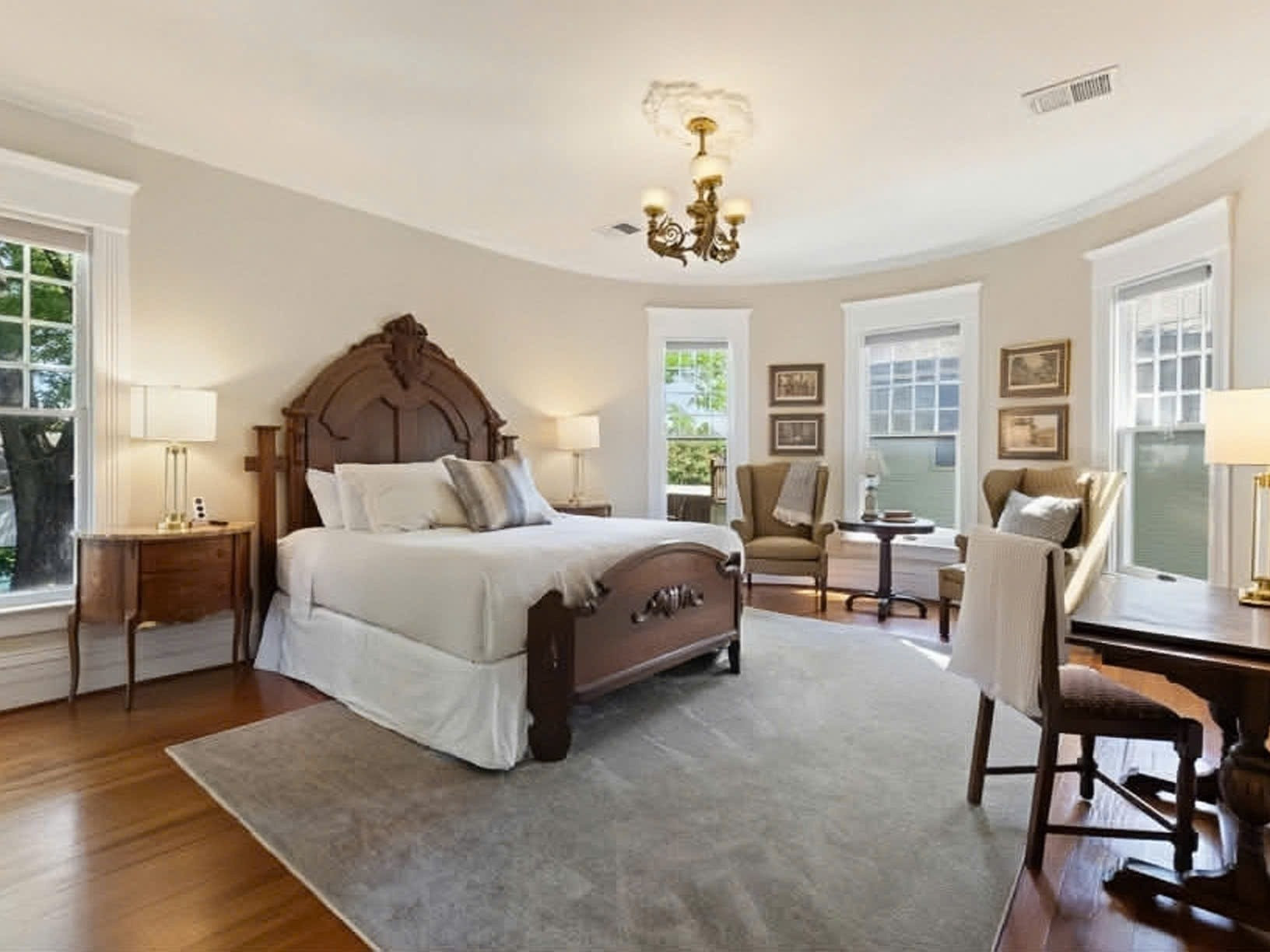 Hoa hậu Việt vừa mua biệt thự hơn 36 tỷ: Khuôn viên lên đến 7.600m2, cận cảnh nội thất bên trong mới gây choáng- Ảnh 11. Hoa hậu Việt vừa mua biệt thự hơn 36 tỷ: Khuôn viên lên đến 7.600m2, cận cảnh nội thất bên trong mới gây choáng- Ảnh 11.