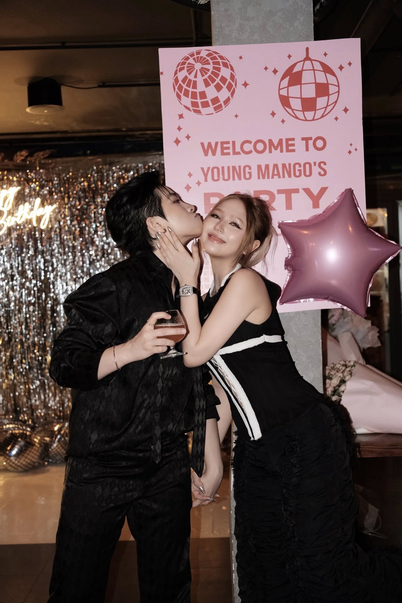 Vẻ ngoài của Xoài Non từ lúc ở cạnh Gil Lê- Ảnh 10. Vẻ ngoài của Xoài Non từ lúc ở cạnh Gil Lê- Ảnh 10.