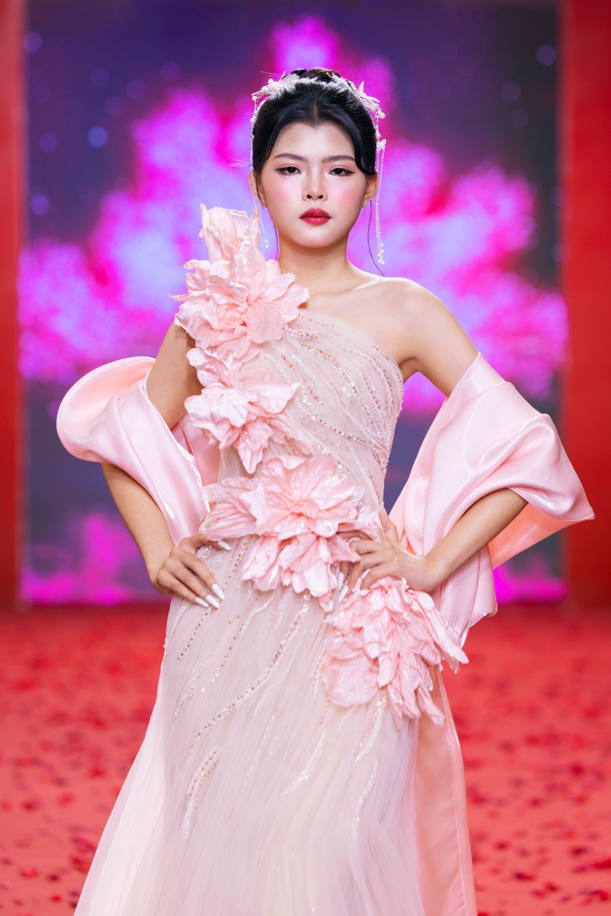 Quỳnh Anh v&agrave; h&agrave;nh tr&igrave;nh tr&igrave;nh diễn đa sắc tại Gala Ch&agrave;o Xu&acirc;n 2026- Ảnh 4.