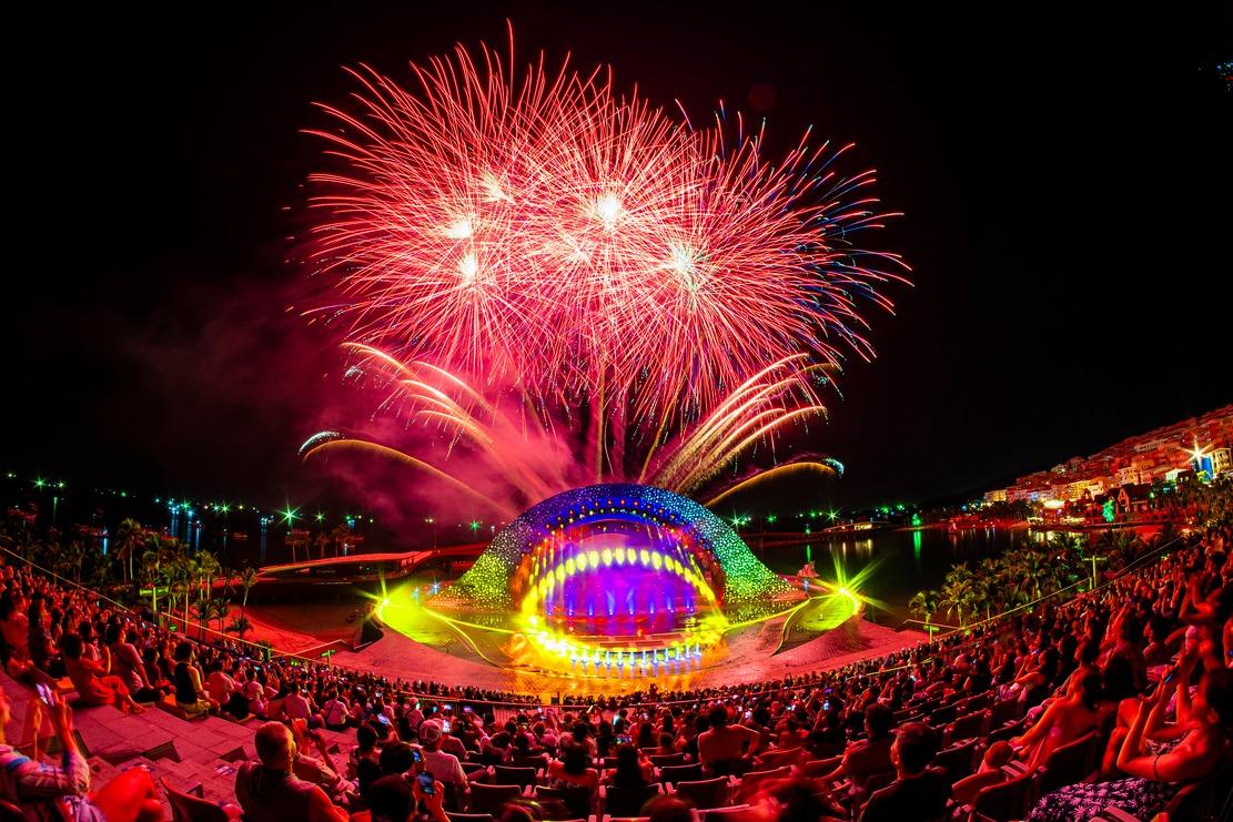 Hơn 2 năm bền bỉ thắp s&aacute;ng bầu trời Ph&uacute; Quốc với &ldquo;thi&ecirc;n h&agrave; ph&aacute;o hoa&rdquo;- Ảnh 1.