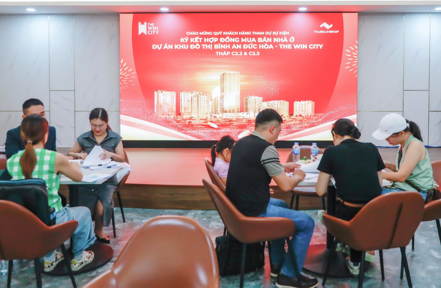 Người mua căn hộ The Win City ch&iacute;nh thức được k&yacute; hợp đồng mua b&aacute;n- Ảnh 1.