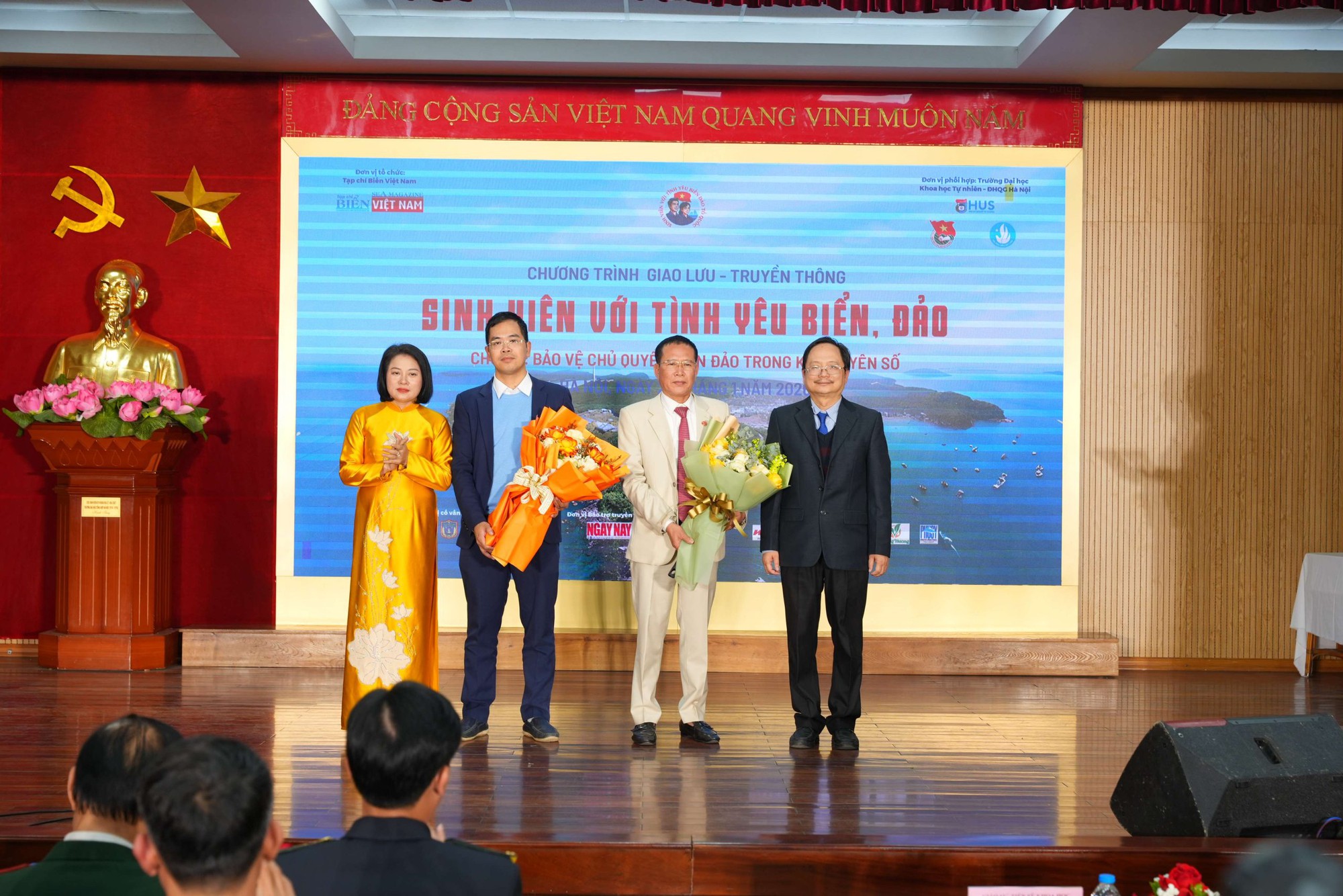 NMQ07231-scaled.jpg NMQ07231-scaled.jpg