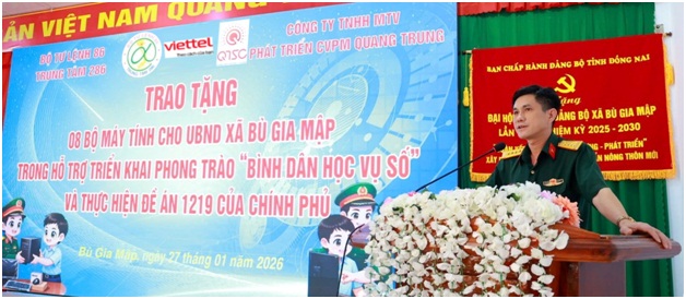 Trung t&acirc;m 286: Trao tặng m&aacute;y t&iacute;nh cho Ủy ban Nh&acirc;n d&acirc;n x&atilde; B&ugrave; Gia Mập, tỉnh Đồng Nai trong hỗ trợ triển khai phong tr&agrave;o &ldquo;B&igrave;nh d&acirc;n học vụ số&rdquo;- Ảnh 1.