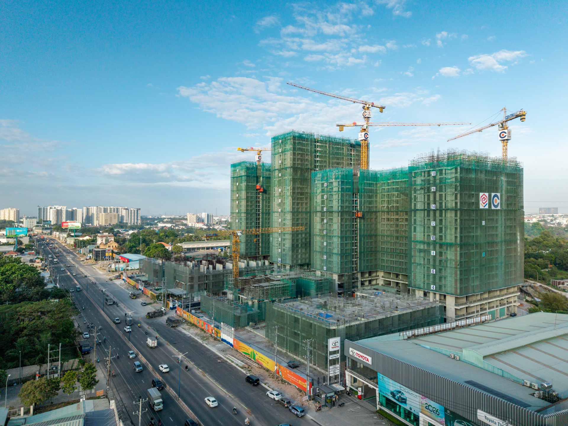 B&ecirc;n trong c&ocirc;ng trường đ&ocirc; thị all-in-one La Pura dịp cuối năm- Ảnh 1.