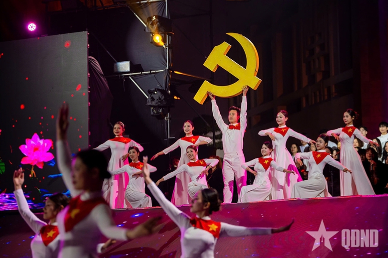 L&atilde;nh đạo Đảng, Nh&agrave; nước dự cầu truyền h&igrave;nh kỷ niệm 85 năm Ng&agrave;y B&aacute;c Hồ về nước trực tiếp l&atilde;nh đạo c&aacute;ch mạng Việt Nam- Ảnh 12.