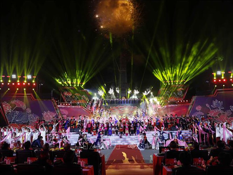 L&atilde;nh đạo Đảng, Nh&agrave; nước dự cầu truyền h&igrave;nh kỷ niệm 85 năm Ng&agrave;y B&aacute;c Hồ về nước trực tiếp l&atilde;nh đạo c&aacute;ch mạng Việt Nam- Ảnh 7.