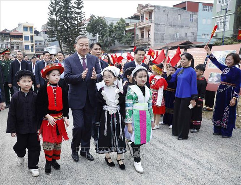 Tổng B&iacute; thư T&ocirc; L&acirc;m: Tiếp tục chung sức, đồng l&ograve;ng đưa Cao Bằng tiến l&ecirc;n vững chắc- Ảnh 1.