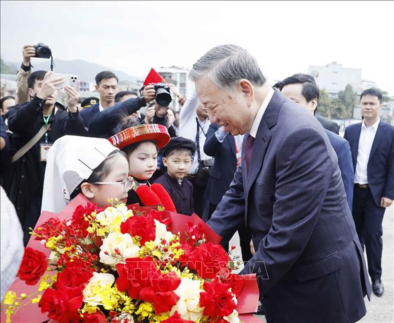 Tổng B&iacute; thư T&ocirc; L&acirc;m: Tiếp tục chung sức, đồng l&ograve;ng đưa Cao Bằng tiến l&ecirc;n vững chắc- Ảnh 2.