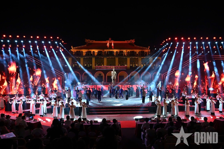 L&atilde;nh đạo Đảng, Nh&agrave; nước dự cầu truyền h&igrave;nh kỷ niệm 85 năm Ng&agrave;y B&aacute;c Hồ về nước trực tiếp l&atilde;nh đạo c&aacute;ch mạng Việt Nam- Ảnh 9.