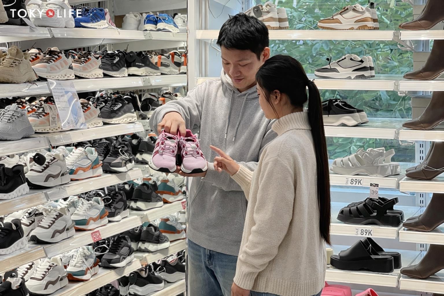 TokyoLife Ph&aacute; kho đ&oacute;n Tết: Sản phẩm thiết yếu h&uacute;t kh&aacute;ch- Ảnh 2.