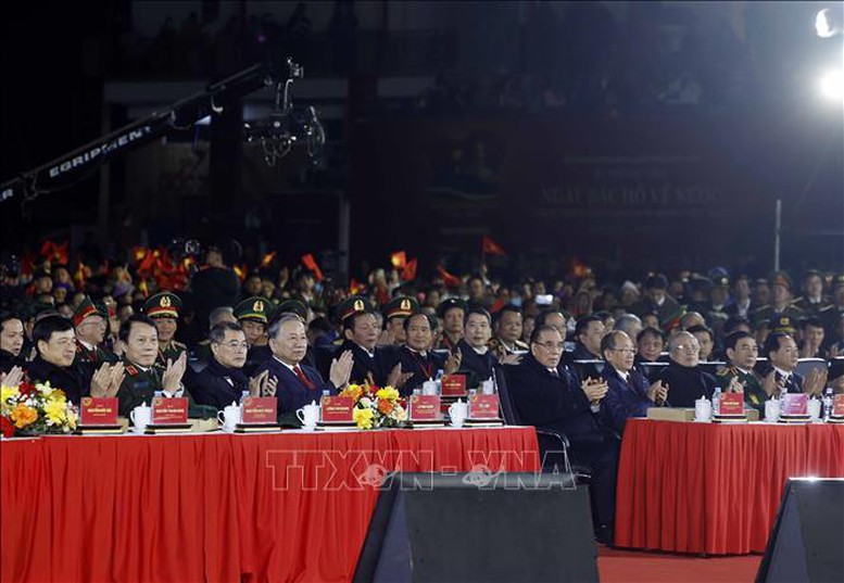 L&atilde;nh đạo Đảng, Nh&agrave; nước dự cầu truyền h&igrave;nh kỷ niệm 85 năm Ng&agrave;y B&aacute;c Hồ về nước trực tiếp l&atilde;nh đạo c&aacute;ch mạng Việt Nam- Ảnh 1.