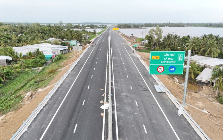 N&acirc;ng cao c&ocirc;ng t&aacute;c quản l&yacute;, đẩy nhanh tiến độ c&aacute;c dự &aacute;n đầu tư x&acirc;y dựng ch&agrave;o mừng Đại hội Đảng XIV- Ảnh 2.