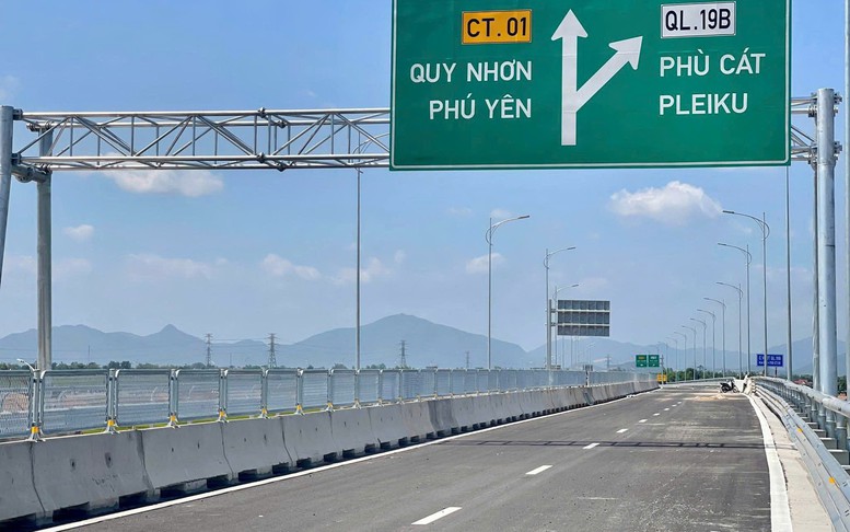 N&acirc;ng cao c&ocirc;ng t&aacute;c quản l&yacute;, đẩy nhanh tiến độ c&aacute;c dự &aacute;n đầu tư x&acirc;y dựng ch&agrave;o mừng Đại hội Đảng XIV- Ảnh 12.