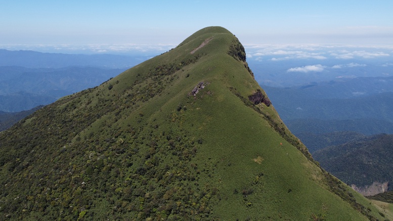 Ngắm biển m&acirc;y cuồn cuộn, n&uacute;i rừng nguy&ecirc;n sơ từ 'n&oacute;c nh&agrave;' Quảng Trị- Ảnh 2.