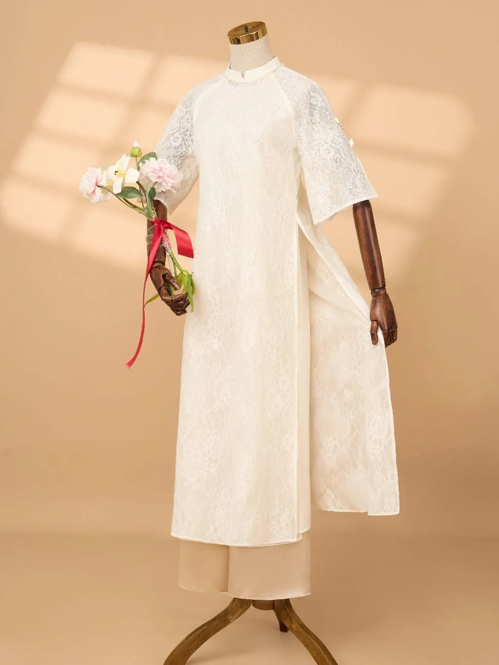 2 kiểu &aacute;o d&agrave;i voan ren "k&eacute;m duy&ecirc;n", c&oacute; hot đến đ&acirc;u bạn cũng chớ n&ecirc;n diện- Ảnh 5.