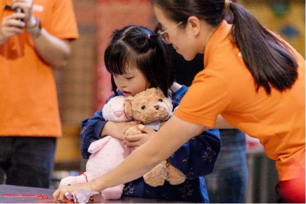 &ldquo;Chị ơi, em ngoan rồi&rdquo; v&agrave; niềm vui của những em b&eacute; đặc biệt- Ảnh 11.