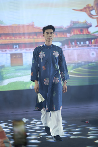 Hoa khôi Nguyễn Thanh Xuân và Nam vương Kiều Khánh Nam đăng quang Nét đẹp sinh viên Việt Nam.- Ảnh 2. Hoa khôi Nguyễn Thanh Xuân và Nam vương Kiều Khánh Nam đăng quang Nét đẹp sinh viên Việt Nam.- Ảnh 2.