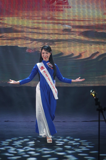 Hoa khôi Nguyễn Thanh Xuân và Nam vương Kiều Khánh Nam đăng quang Nét đẹp sinh viên Việt Nam.- Ảnh 3. Hoa khôi Nguyễn Thanh Xuân và Nam vương Kiều Khánh Nam đăng quang Nét đẹp sinh viên Việt Nam.- Ảnh 3.