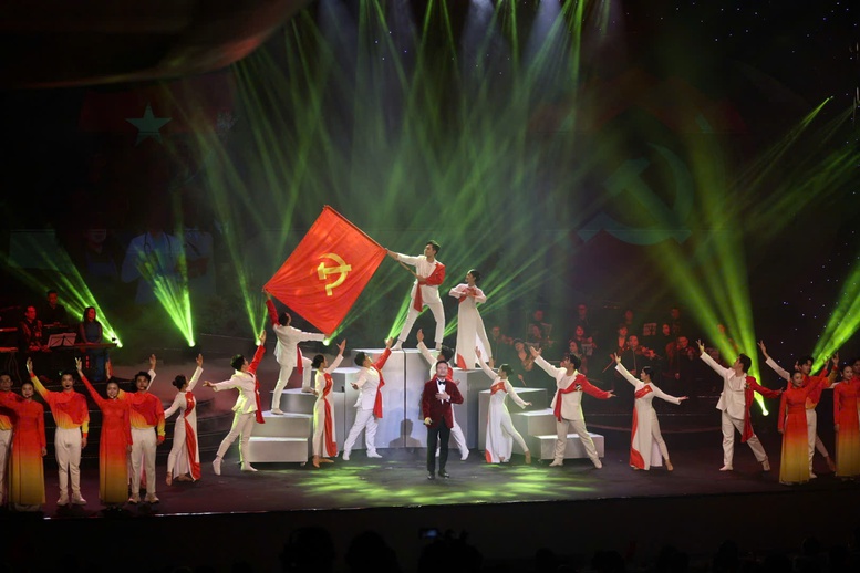 &lsquo;Với Đảng vẹn to&agrave;n niềm tin y&ecirc;u&rsquo;-chương tr&igrave;nh nghệ thuật đặc biệt hướng tới Đại hội Đảng XIV- Ảnh 4.
