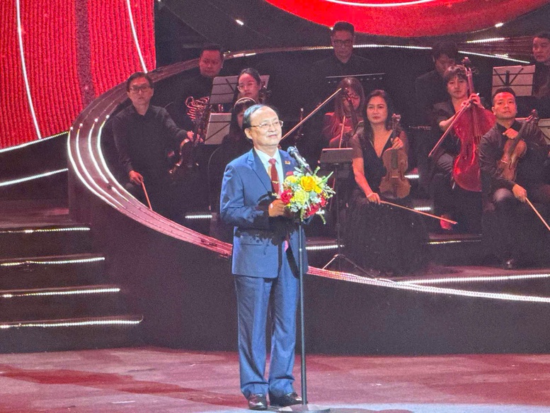 &lsquo;Với Đảng vẹn to&agrave;n niềm tin y&ecirc;u&rsquo;-chương tr&igrave;nh nghệ thuật đặc biệt hướng tới Đại hội Đảng XIV- Ảnh 2.