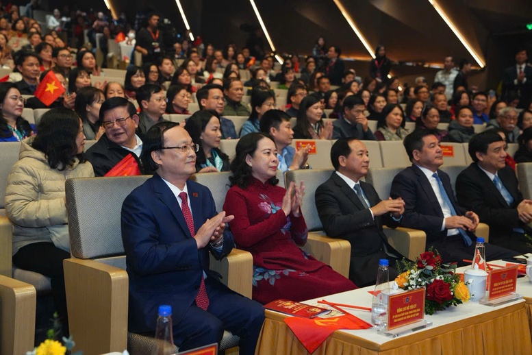 &lsquo;Với Đảng vẹn to&agrave;n niềm tin y&ecirc;u&rsquo;-chương tr&igrave;nh nghệ thuật đặc biệt hướng tới Đại hội Đảng XIV- Ảnh 1.