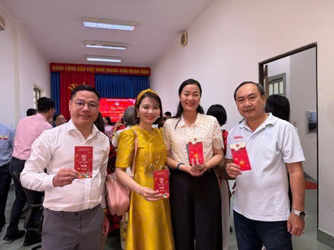 Chào năm mới 2026: Tạp chí Thanh niên cùng tuổi trẻ Việt Nam tự hào, vững tin theo Đảng
- Ảnh 3. Chào năm mới 2026: Tạp chí Thanh niên cùng tuổi trẻ Việt Nam tự hào, vững tin theo Đảng
- Ảnh 3.