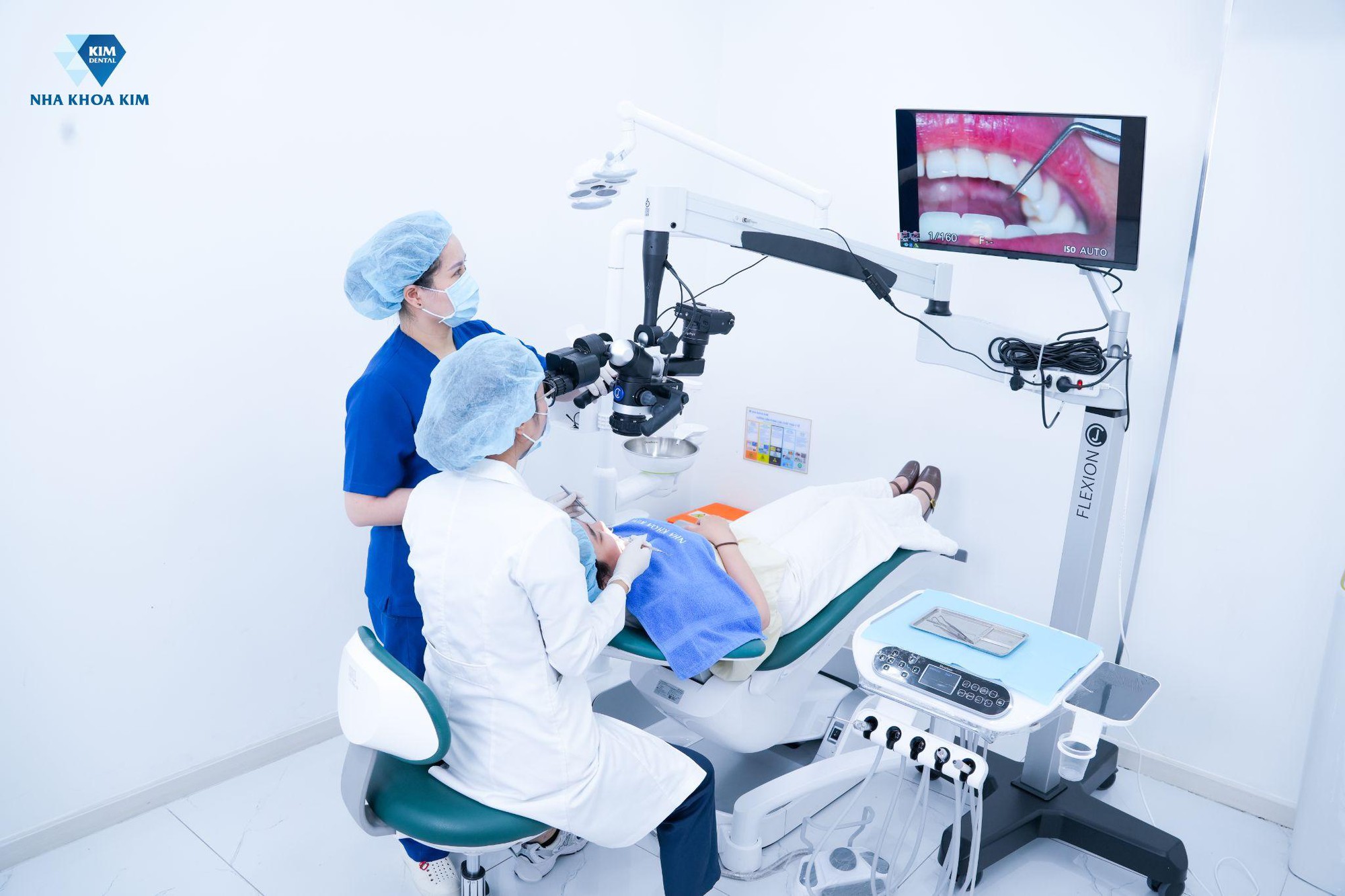 Răng sứ &ldquo;tỷ lệ v&agrave;ng": &ldquo;S&iacute;t rịt&rdquo; nụ cười mới cho người trẻ- Ảnh 1.