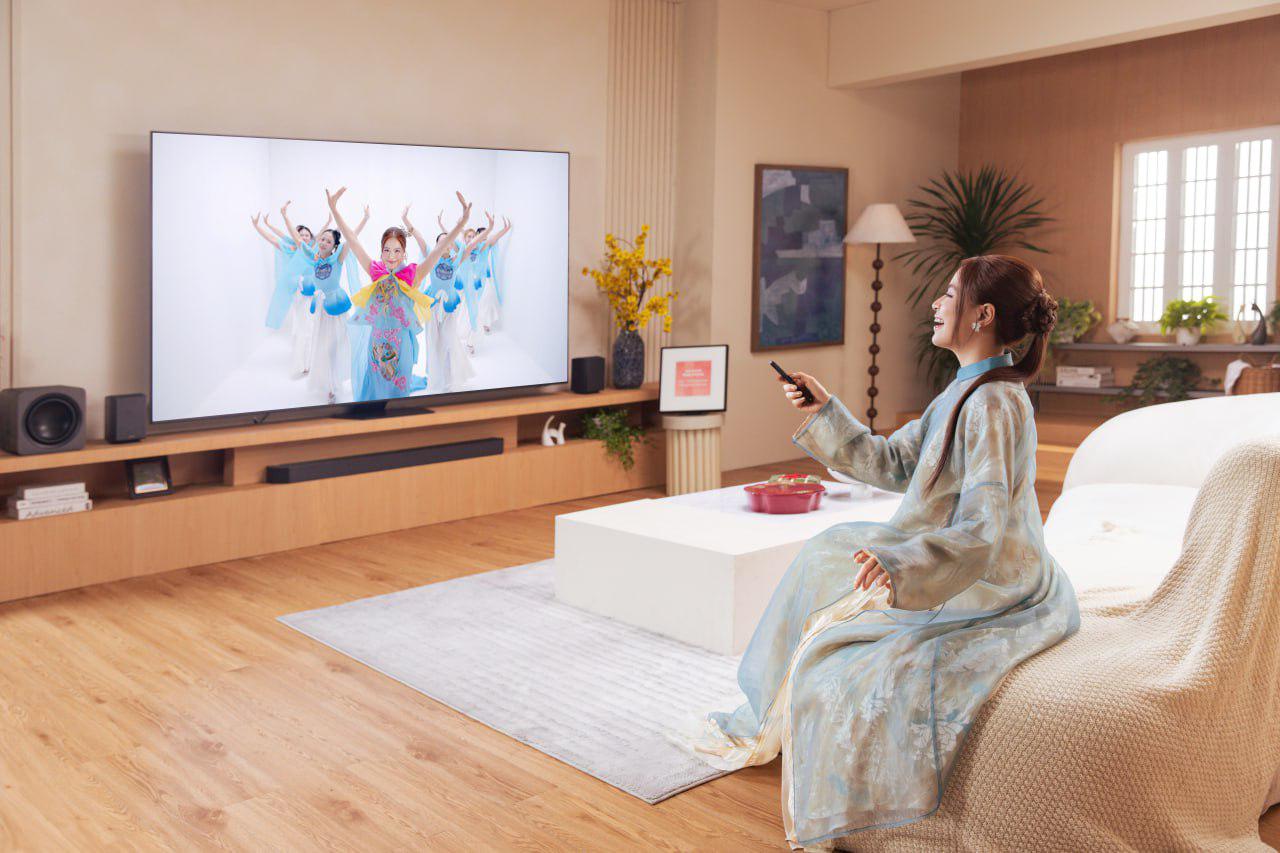 Sản phẩm &ldquo;Nh&igrave;n lại&rdquo; 30 năm rực rỡ của Ho&agrave;ng Th&ugrave;y Linh ra mắt v&agrave;o dịp Tết Nguy&ecirc;n Đ&aacute;n- Ảnh 2.