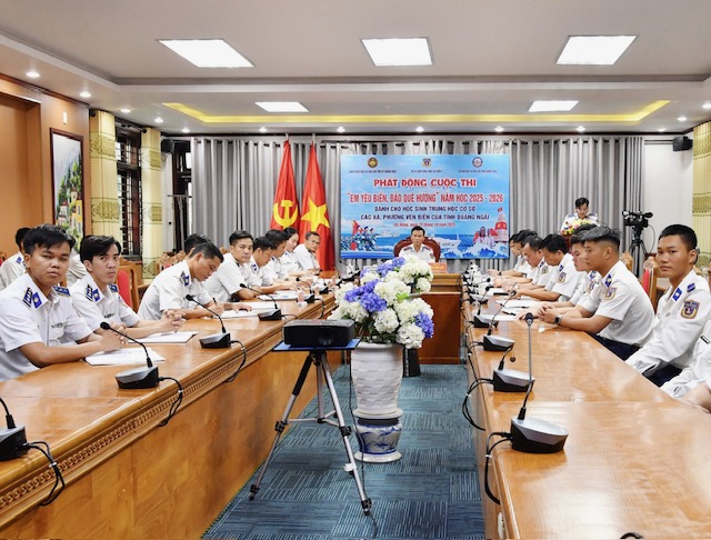 Thắp lửa tình yêu biển đảo từ ghế nhà trường- Ảnh 2.