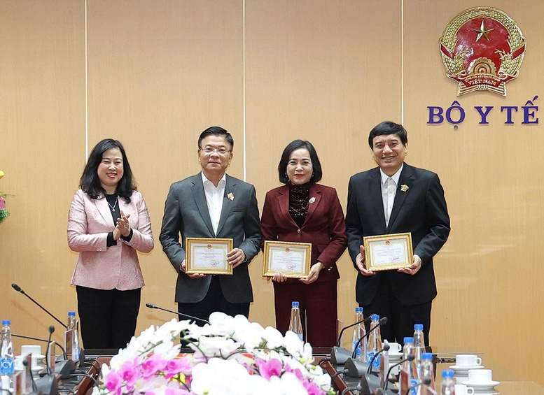 Ho&agrave;n thiện thể chế y tế: Dấu ấn năm 2025 với 4 văn bản quan trọng- Ảnh 1.