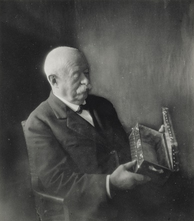 Louis Vuitton viết tiếp c&acirc;u chuyện di sản 130 năm của họa tiết Monogram- Ảnh 2.