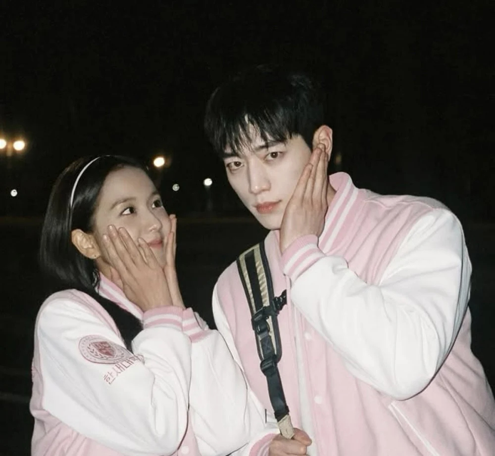 "Bạn trai mới" của Jisoo tậu nh&agrave; 114 tỷ, th&agrave;nh h&agrave;ng x&oacute;m của Hyun Bin - Son Ye Jin- Ảnh 12.