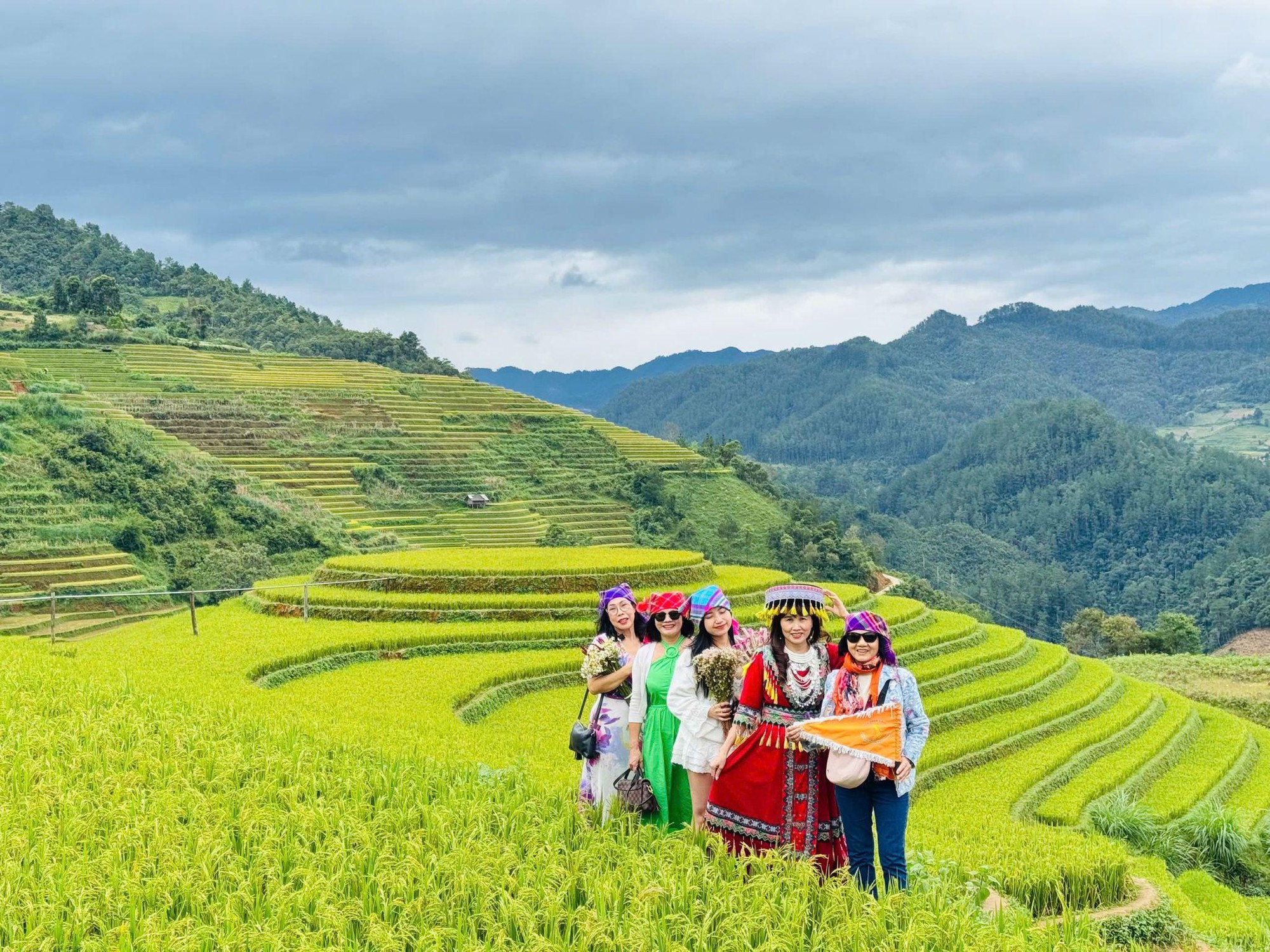 Kỷ niệm 25 năm th&agrave;nh lập Đất Việt Tour tung ưu đ&atilde;i cực sốc, ra mắt tour bay thẳng Thượng Hải - Ảnh 1.