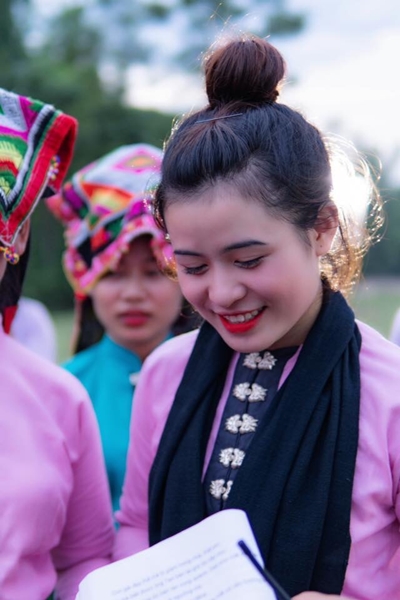 Duyên dáng điệu Xòe hoa - Mường Lò vào mùa trẩy hội - Ảnh 4.