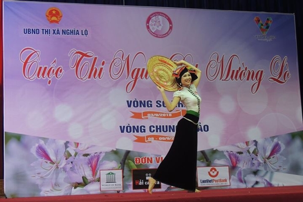 Duyên dáng điệu Xòe hoa - Mường Lò vào mùa trẩy hội - Ảnh 5.