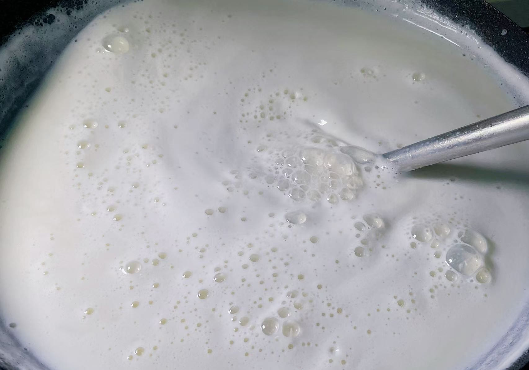 Nấu sữa đậu nành, 99% mọi người đều mắc sai lầm lớn: Thêm 1 bước và 1 nguyên liệu nữa sữa đậu nành thơm ngon gấp bội- Ảnh 6.