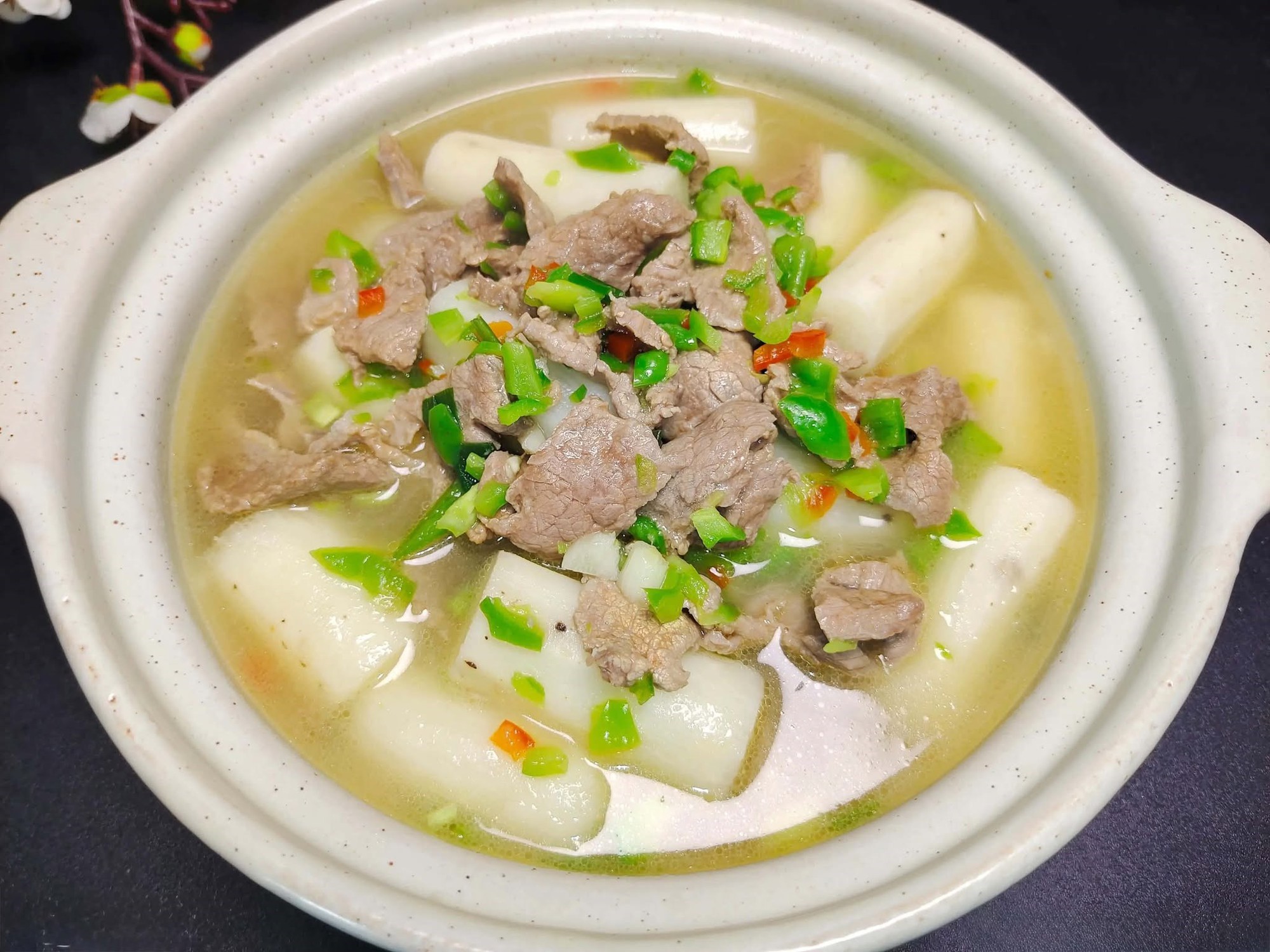 M&oacute;n n&agrave;y nấu nhanh v&agrave; dễ d&agrave;ng &ndash; thịt mềm, ngon miệng v&agrave; bổ dưỡng. Nước d&ugrave;ng - Ảnh 1.
