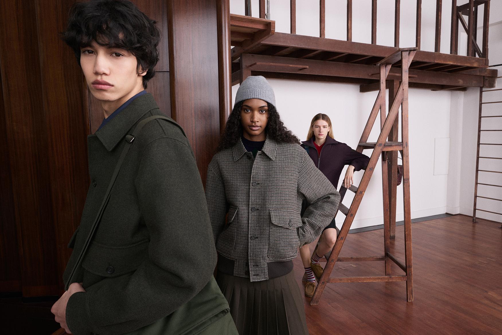 Áo khoác, đồ dệt kim và chân váy xếp ly trong BST UNIQLO and JW ANDERSON Thu/Đông 2026- Ảnh 1.