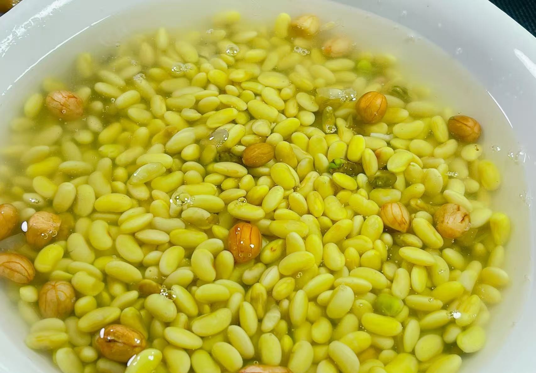 Nấu sữa đậu nành, 99% mọi người đều mắc sai lầm lớn: Thêm 1 bước và 1 nguyên liệu nữa sữa đậu nành thơm ngon gấp bội- Ảnh 2.