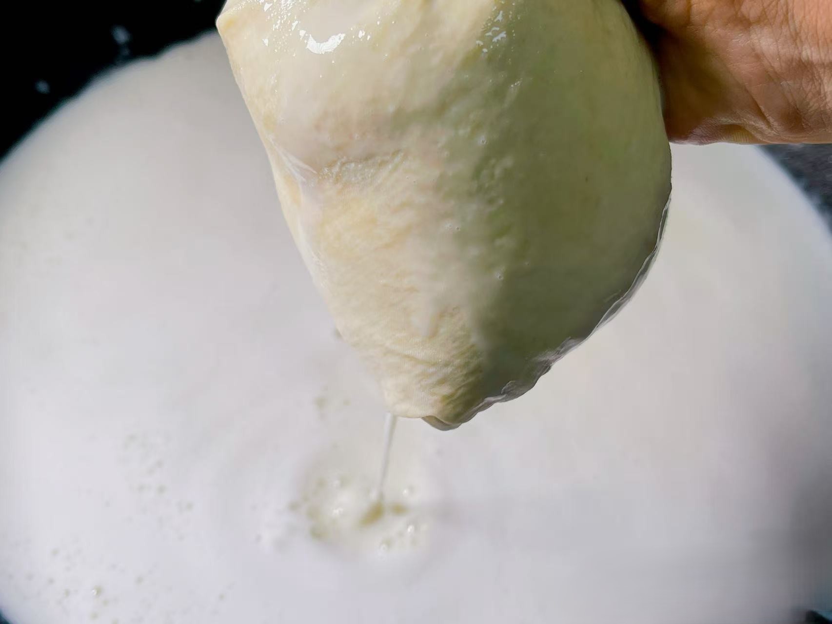 Nấu sữa đậu nành, 99% mọi người đều mắc sai lầm lớn: Thêm 1 bước và 1 nguyên liệu nữa sữa đậu nành thơm ngon gấp bội- Ảnh 5.