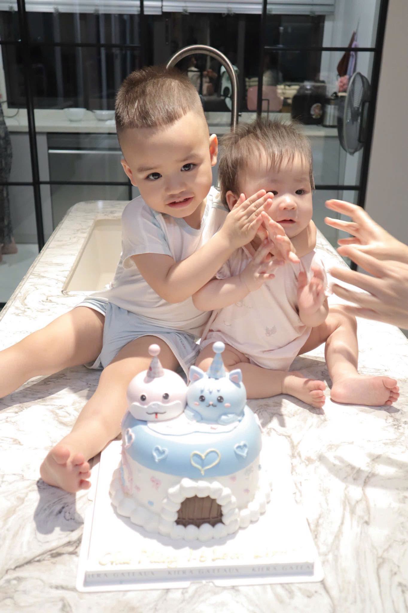 MC Ngô Mai Phương khoe khoảnh khắc con trai cưng chiều, nhường nhịn em gái: Mới hơn 2 tuổi đã ra dáng anh lớn trong nhà- Ảnh 7.