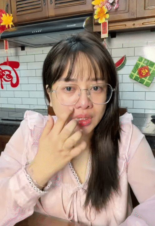 Cuộc h&ocirc;n nh&acirc;n "cồng kềnh" của cặp vợ chồng 5 triệu follow, c&ocirc; vợ th&uacute; nhận: "L&agrave;m nghề tr&ecirc;n MXH th&igrave; l&agrave;m sao giấu được m&atilde;i"- Ảnh 3.