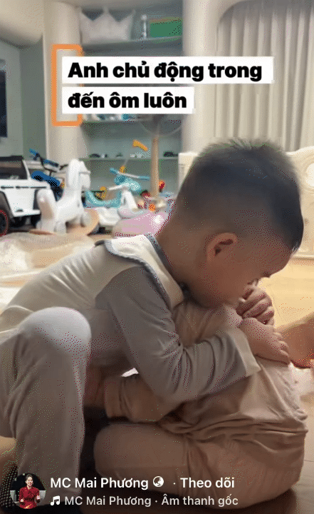 MC Ngô Mai Phương khoe khoảnh khắc con trai cưng chiều, nhường nhịn em gái: Mới hơn 2 tuổi đã ra dáng anh lớn trong nhà- Ảnh 2.