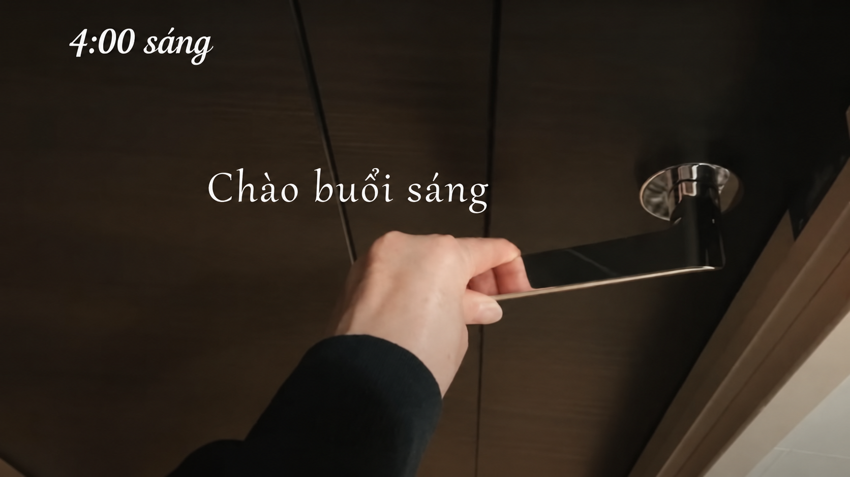 Ngoài 40 tuổi, người mẹ dậy từ 4 giờ sáng để làm hết việc nhà trước khi đi làm: Có một kiểu mệt mỏi của phụ nữ trung niên ít ai nhìn thấy - Ảnh 2.