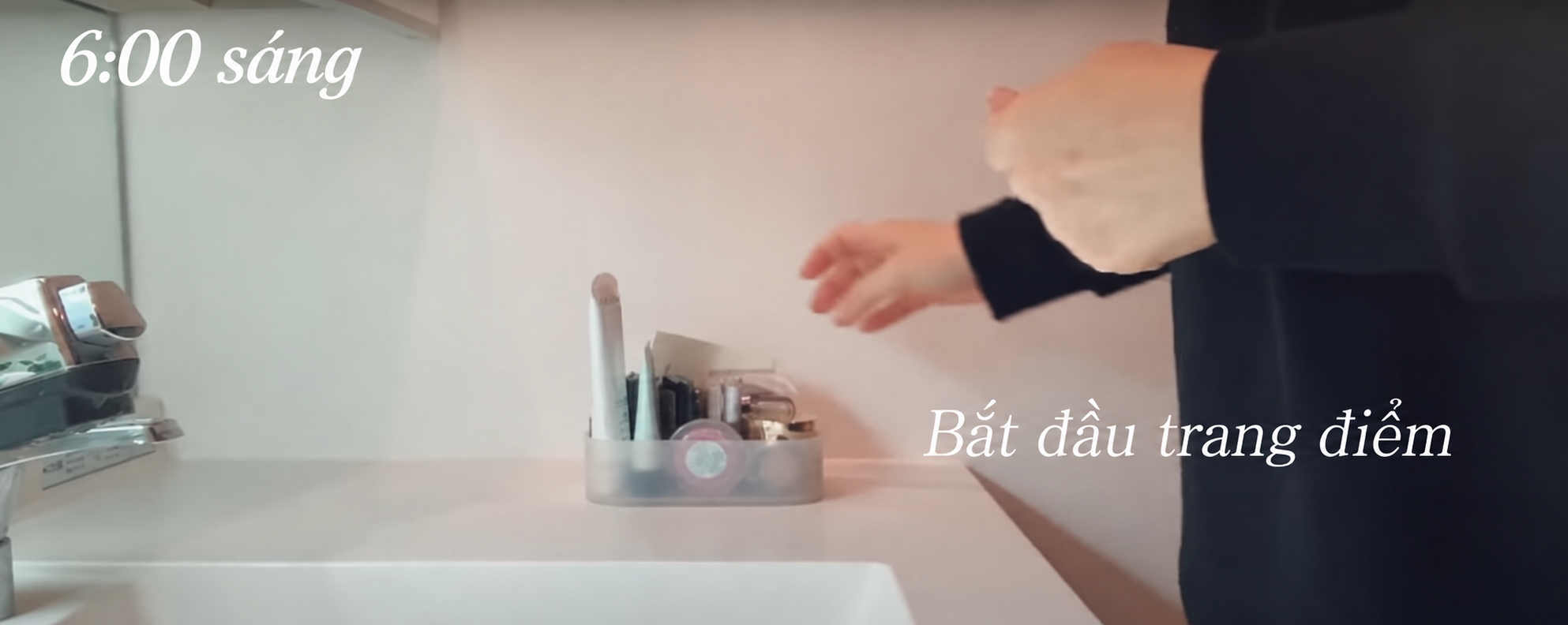 Ngoài 40 tuổi, người mẹ dậy từ 4 giờ sáng để làm hết việc nhà trước khi đi làm: Có một kiểu mệt mỏi của phụ nữ trung niên ít ai nhìn thấy - Ảnh 9.