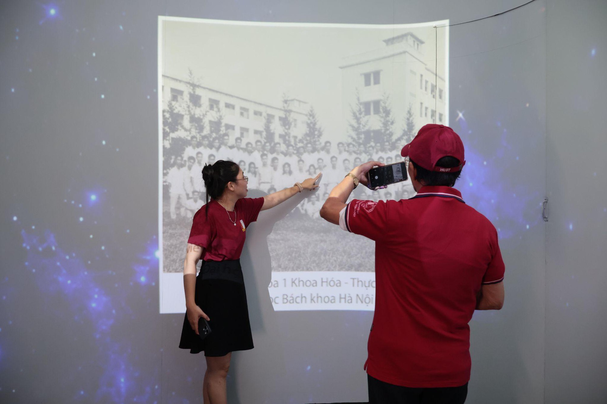 CETECH mang Projection Mapping 360° đến triển lãm 70 năm Đại học Bách khoa Hà Nội- Ảnh 2.