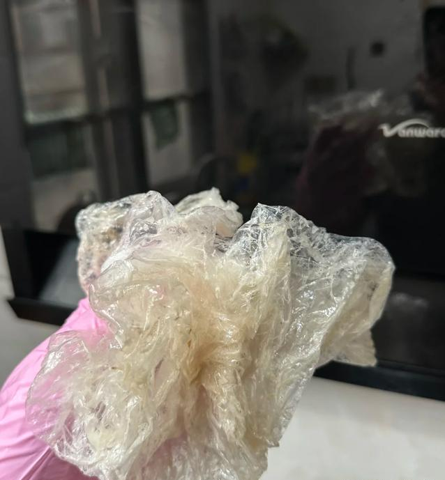 Nhìn căn bếp của mẹ tôi mới hiểu: Nhà gọn không phải vì mua nhiều đồ, 6 cách này gần như chẳng tốn một xu - Ảnh 2.