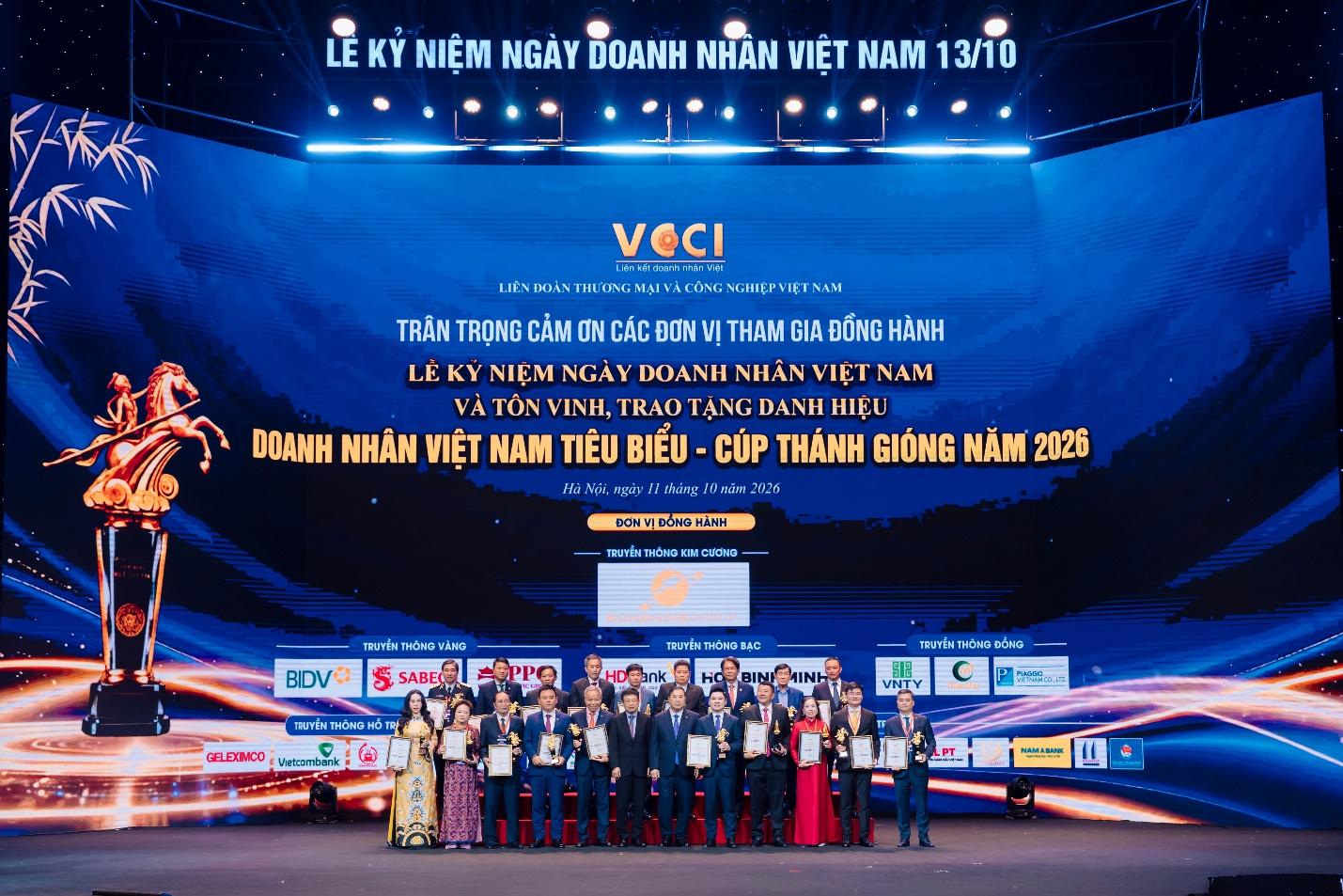 Ông Nguyễn Xuân Thành được vinh danh “Doanh nhân Việt Nam tiêu biểu xuất sắc – Cúp Thánh Gióng năm 2026” - Ảnh 1.